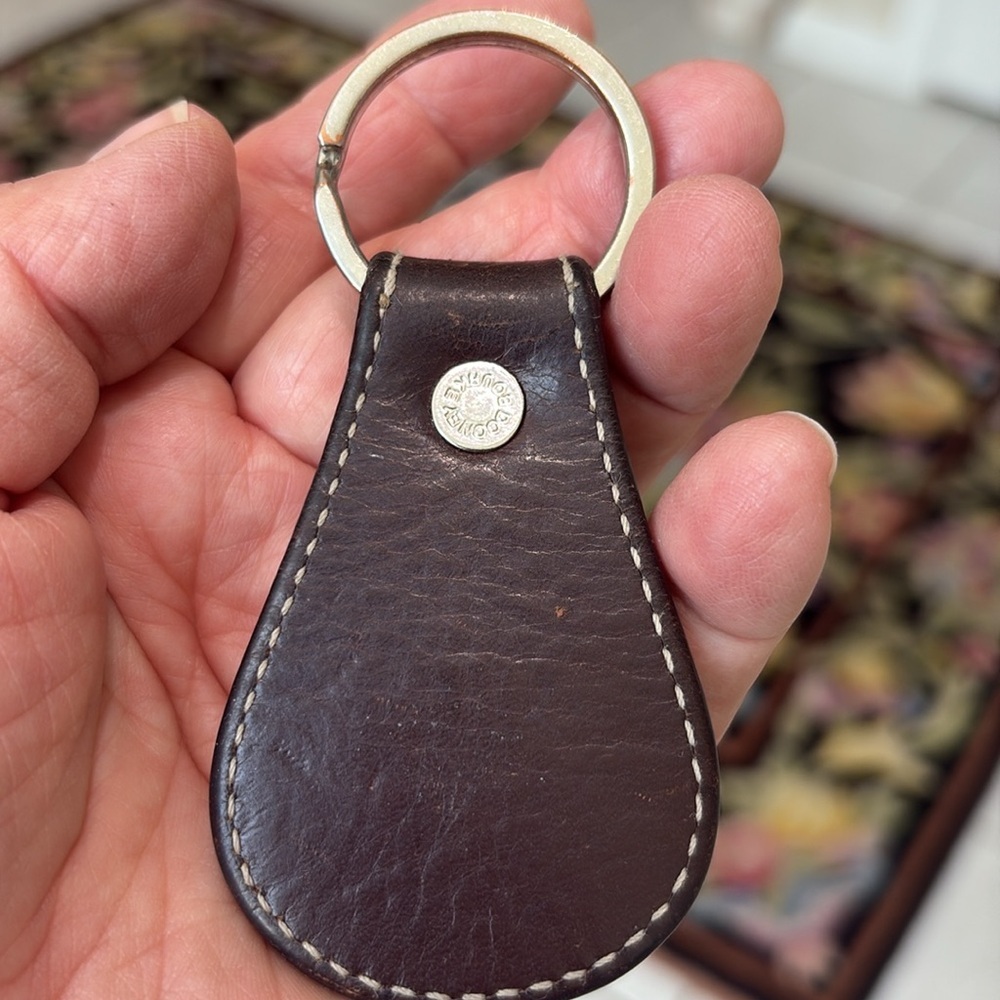 Dooney & Bourke Vintage Dark Brown Leather Key Holder with White Stitch Detail. - Picture 5 of 7
